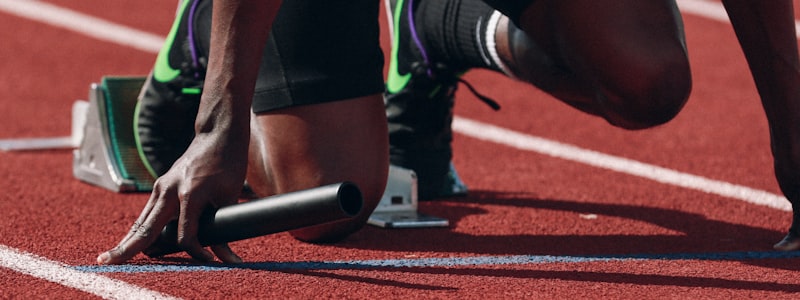 篮球与足球世界杯双赛事同屏展示的视觉概念图